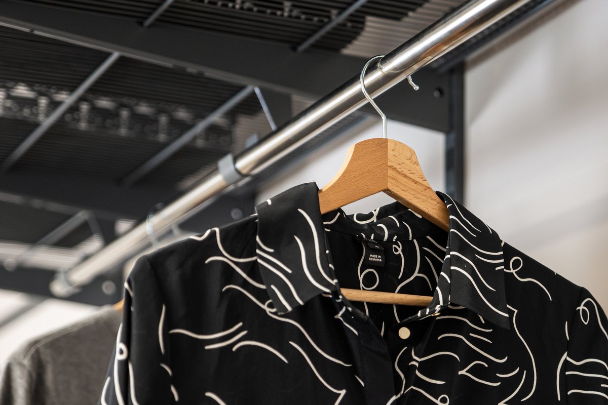 Garderobe Detail Stange